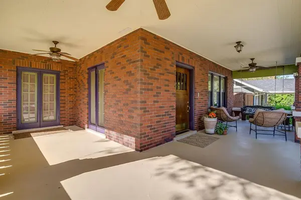 2309 Mistletoe Avenue, Fort Worth, TX 76110