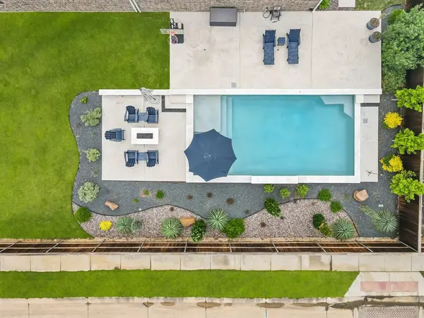 2800 Garrett Drive, Highland Village, TX 75077