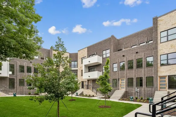 302 Golden Bell Lane, Fort Worth, TX 76107