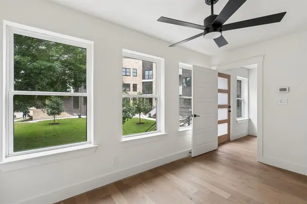 302 Golden Bell Lane, Fort Worth, TX 76107