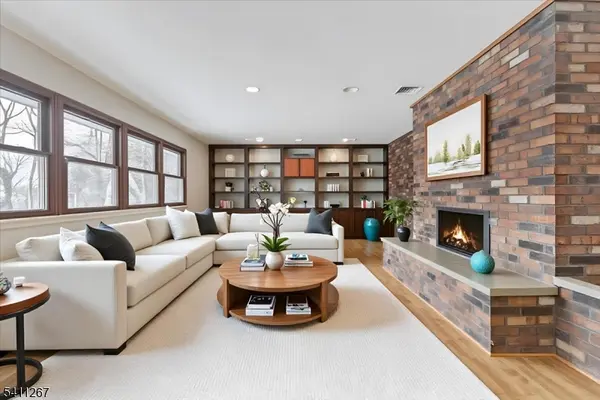 131 Ridge Rd, Watchung Boro, NJ 07069