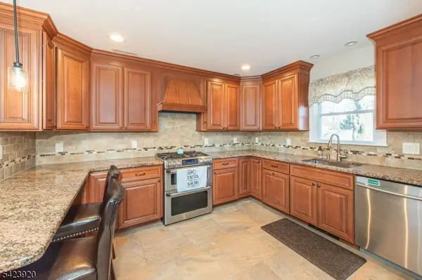 21 Carrol St, Fairfield Twp., NJ 07004