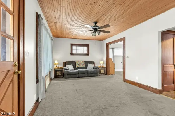 214 E Lincoln Ave, Roselle Park Boro, NJ 07204