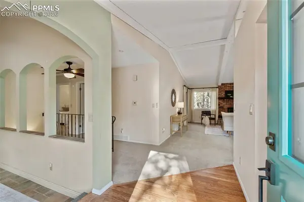 15 Stover LN, Manitou Springs, CO 80829