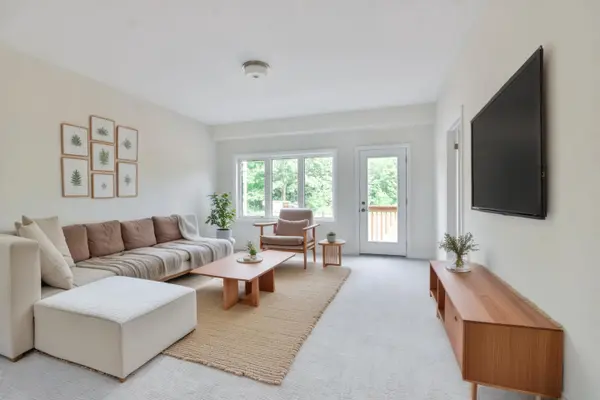 3056 Sandy Acrs AVE, Severn, ON L3V 8P8