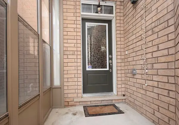 94 Robert Parkinson DR, Brampton, ON L7A 0Z3