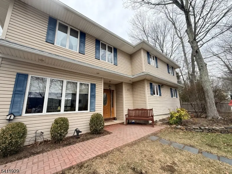 32 Clayton Rd, West Milford Twp., NJ 07421