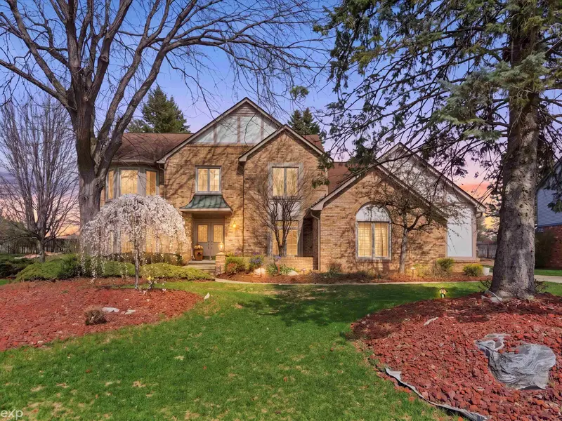 48290 Lakeland DR, Shelby Twp, MI 48317