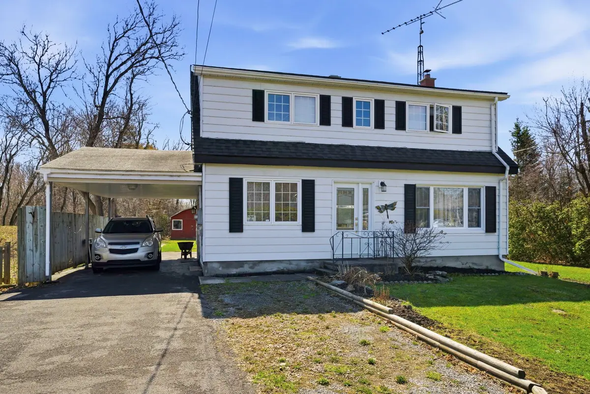 17370 Headline RD, South Stormont, ON K0C 1P0