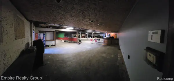 25621 ECORSE RD, Taylor, MI 48180