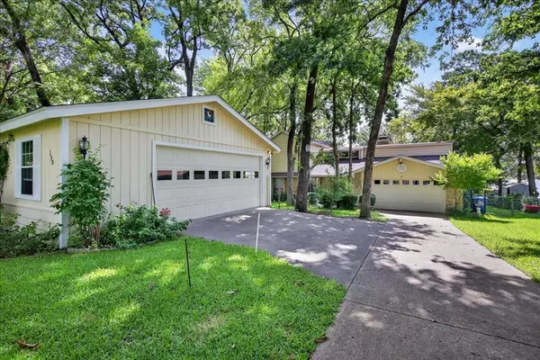 130 Camino Robles Street, Gun Barrel City, TX 75156