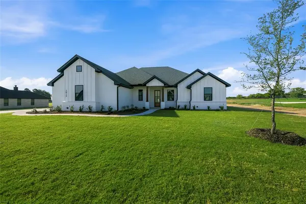 1012 Katie Court, Reno, TX 76020