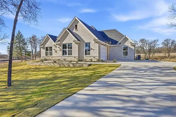 1053 Llano Way, Poolville, TX 76487