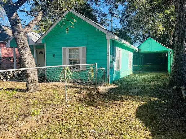 106 Columbia Street, Cleburne, TX 76031