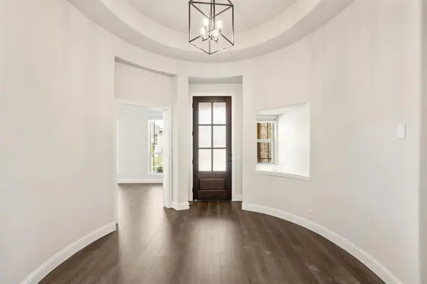 824 Alamo Court, Desoto, TX 75115