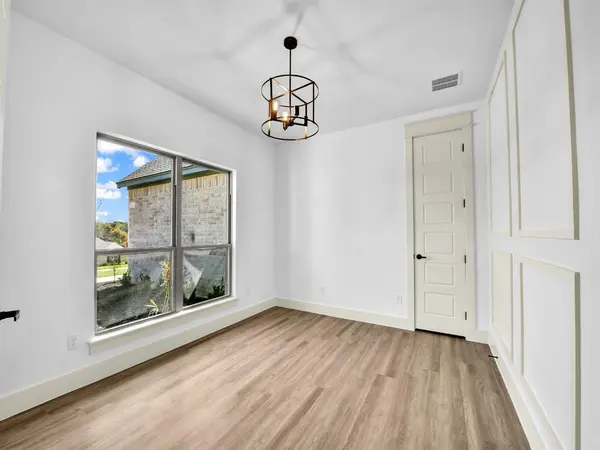 10016 Valley Oak Way, Springtown, TX 76082