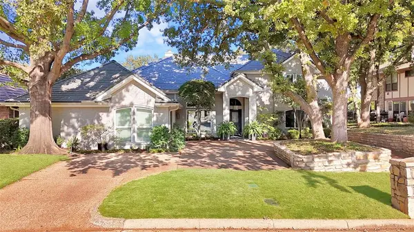 2907 Arbor Oaks Drive, Arlington, TX 76006