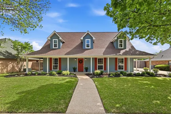 613 Evergreen Drive, Hurst, TX 76054