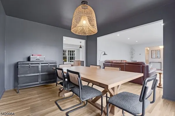 7 Village Rd, Florham Park Boro, NJ 07932