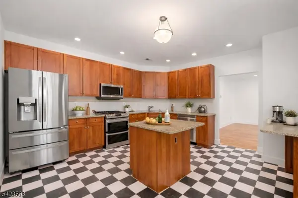 123 Turlington Ct, Livingston Twp., NJ 07039