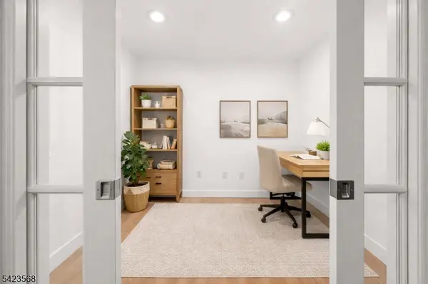 123 Turlington Ct, Livingston Twp., NJ 07039