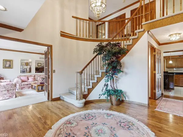 48290 Lakeland DR, Shelby Twp, MI 48317