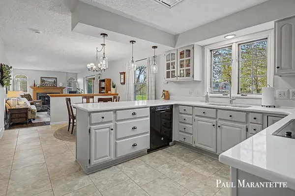 816 Geneva DR, Wayland City, MI 49348