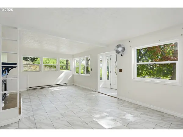 3215 KNOB HILL RD, The Dalles, OR 97058