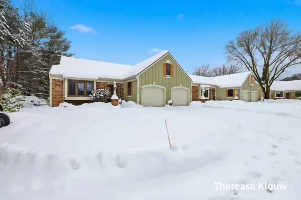 17496 Meadow Wood RD, Ferrysburg City, MI 49456