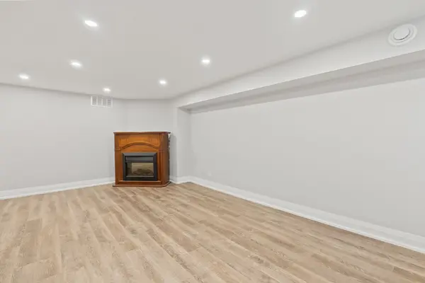 124 Burcher RD, Ajax, ON L1S 2R4