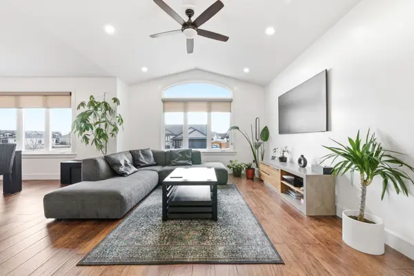 20 Liam ST, Petawawa, ON K8H 0C2