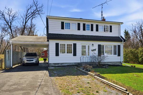 17370 Headline RD, South Stormont, ON K0C 1P0