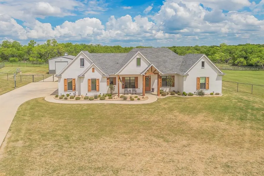 105 Hondo Circle, Millsap, TX 76066