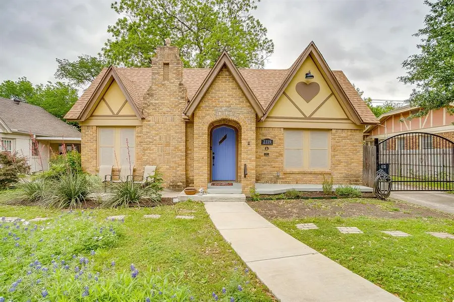2119 Stanley Avenue, Fort Worth, TX 76110