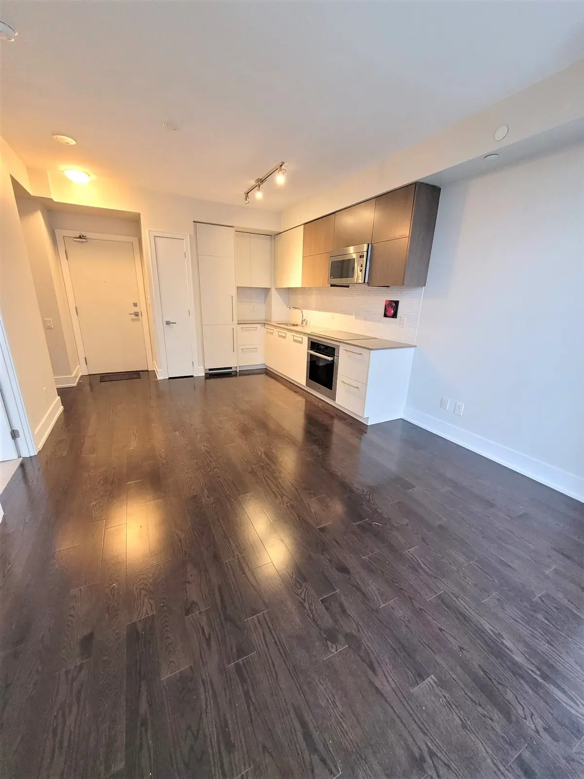 170 Avenue RD #905, Toronto C02, ON M5R 0A4