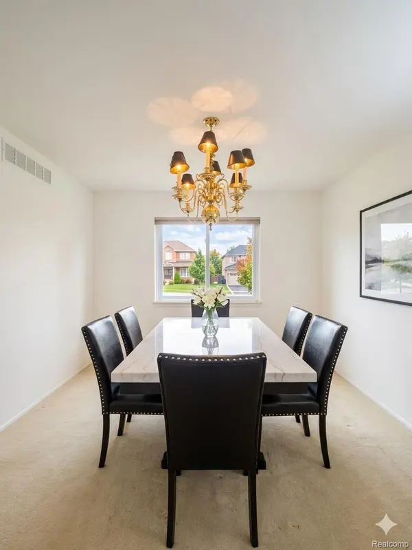 29251 Bon Mar DR, Warren, MI 48088