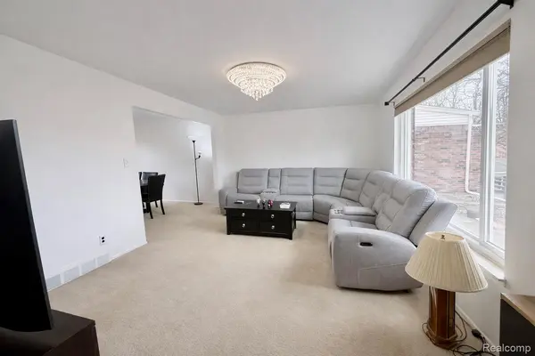 29251 Bon Mar DR, Warren, MI 48088