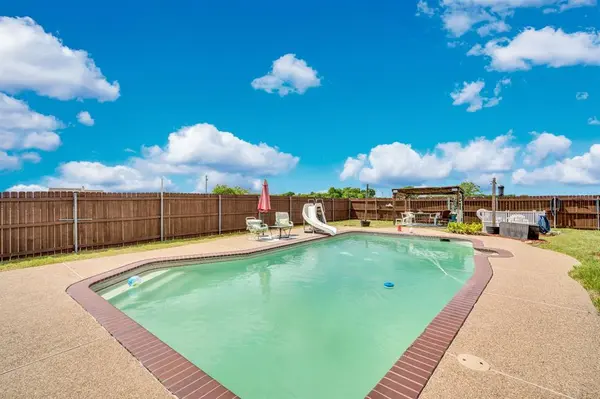 430 Carter Road, Italy, TX 76651