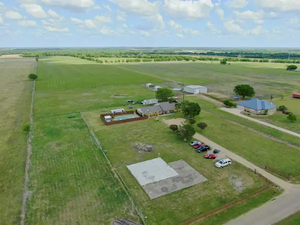 430 Carter Road, Italy, TX 76651
