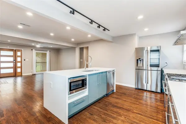 2638 Burlington Boulevard, Dallas, TX 75211