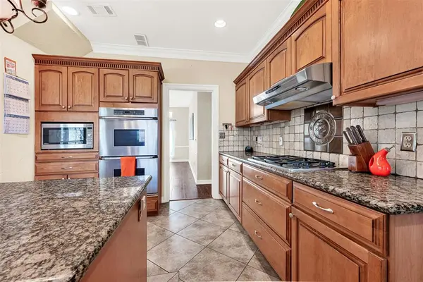 1817 Edgewater Drive, Plano, TX 75075