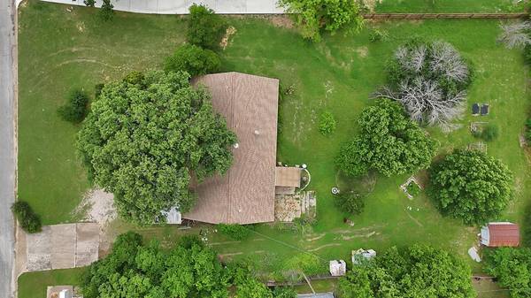 1202 Peggy Lane, Kennedale, TX 76060