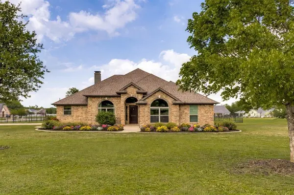 897 Cypress Point Drive, Gunter, TX 75058