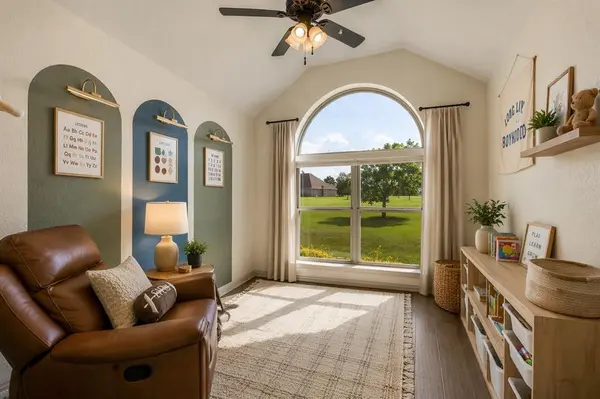 897 Cypress Point Drive, Gunter, TX 75058