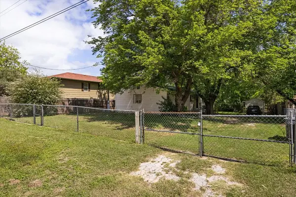3917 Greenbrook Street, Granbury, TX 76048