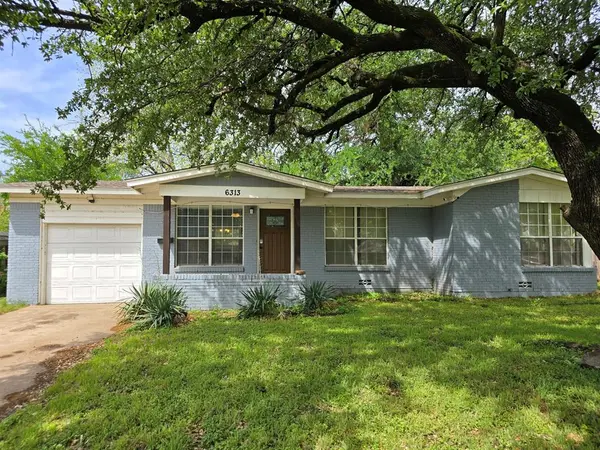 6313 Greenlee Street, Fort Worth, TX 76112