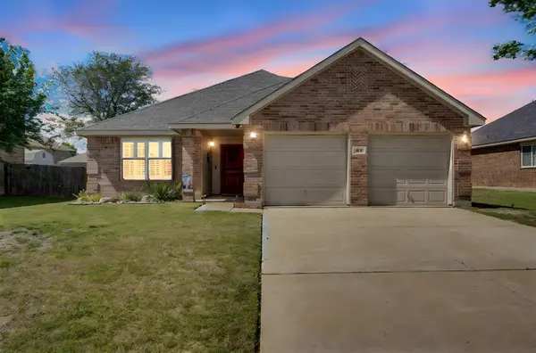 215 Stable Drive, Waxahachie, TX 75165