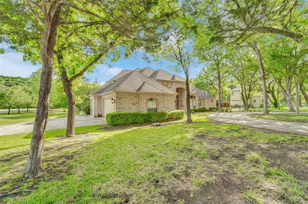 2202 Southern Oaks Drive, Cedar Hill, TX 75104