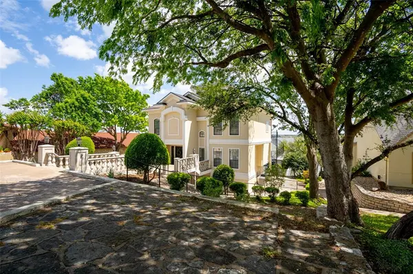 5001 Rio Vista Drive, Granbury, TX 76049