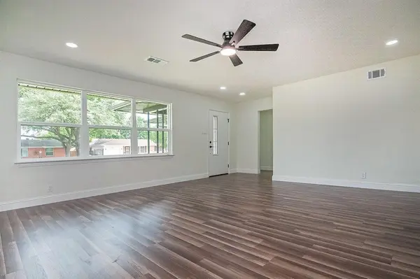 2608 Lockhart Avenue, Dallas, TX 75228